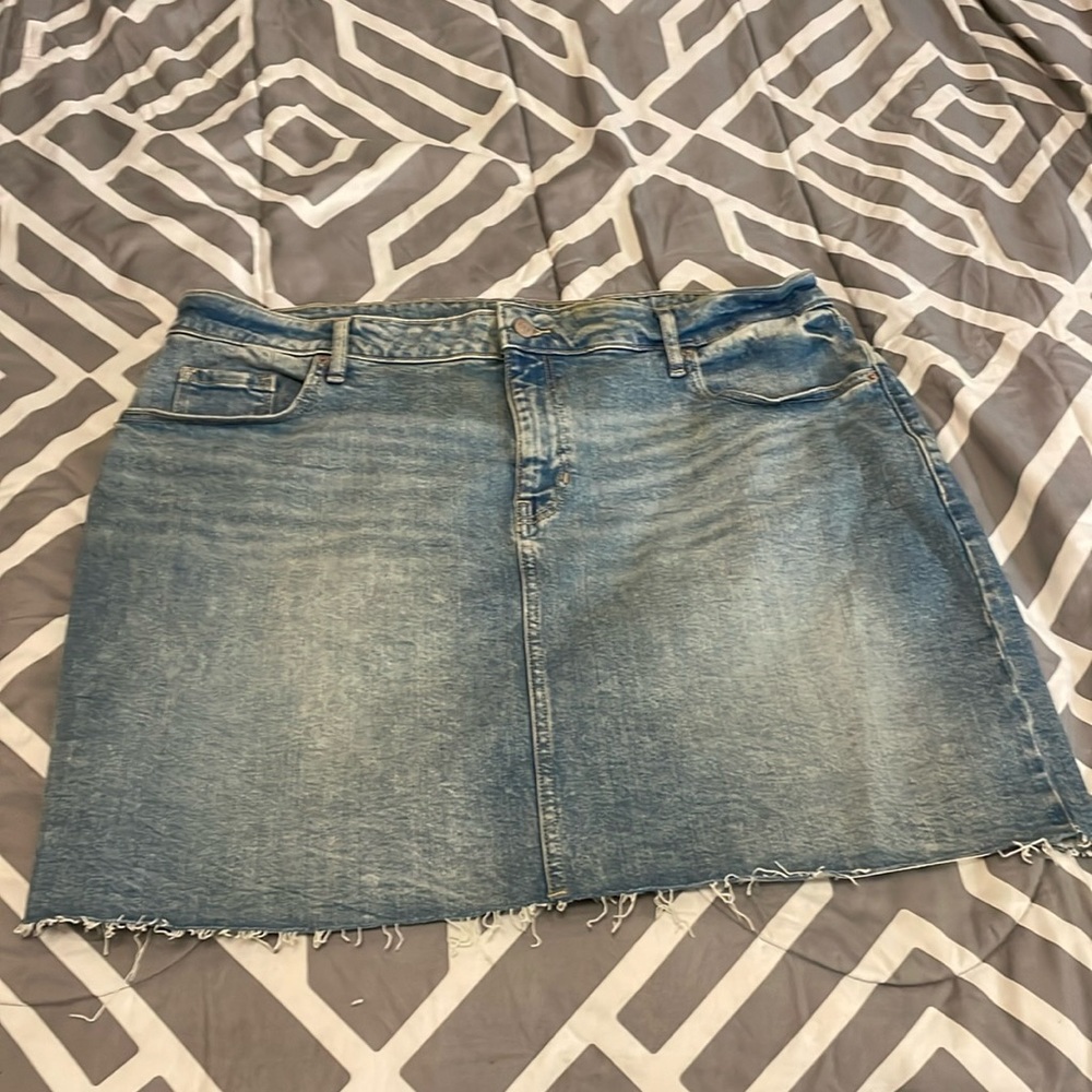 Old Navy Denim Faded Fringe Jean Skirt size 18 NWOT